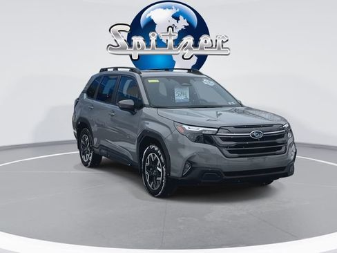 Used 2025 Subaru Forester Premium image 6