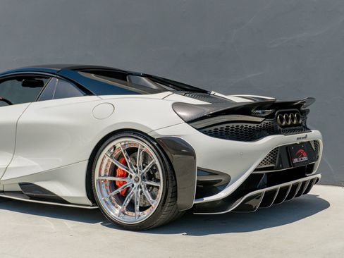 Used 2022 McLaren 765LT RWD image 26
