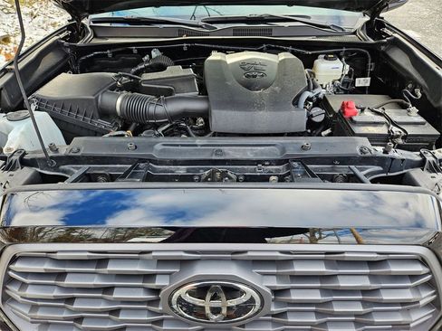 Certified 2023 Toyota Tacoma TRD Off-Road image 25