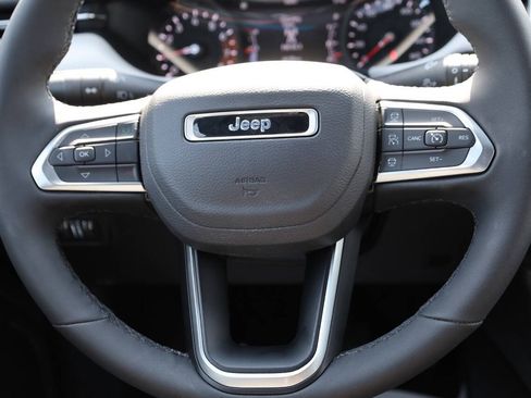 Used 2025 Jeep Compass Limited AWD/4WD image 18