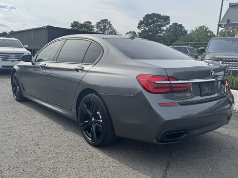Used 2017 BMW 750i RWD image 8