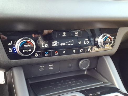 New 2025 Mitsubishi Outlander SEL image 23