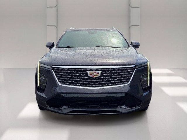 Certified 2025 Cadillac XT4 Premium Luxury w/ Cold Weather Package FWD image 8