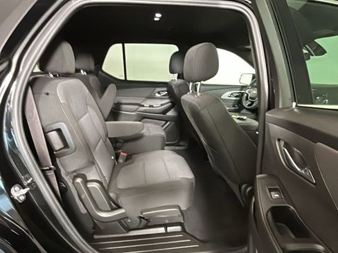 Used 2023 Chevrolet Traverse LT FWD image 33