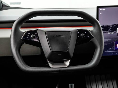Used 2024 Tesla Cybertruck AWD Crew Cab image 23