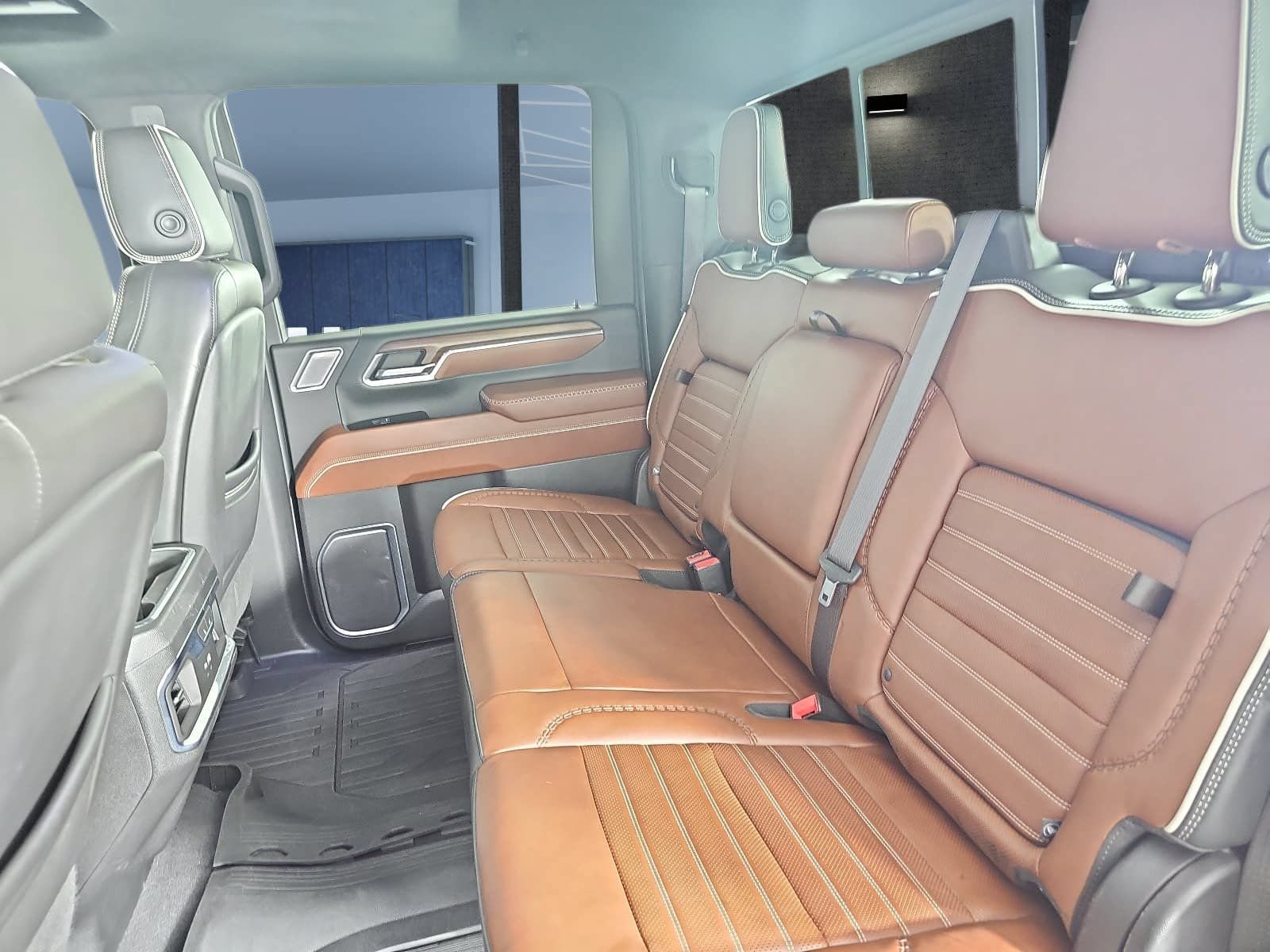 Used 2024 GMC Sierra 2500 Denali Ultimate AWD/4WD image 10