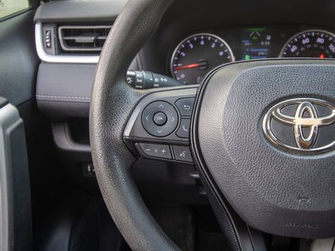 Used 2021 Toyota RAV4 XLE FWD image 33