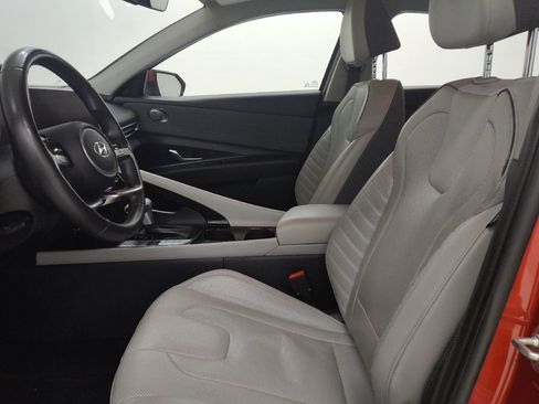 Used 2021 Hyundai Elantra Limited FWD image 17