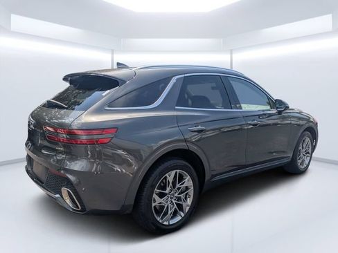 Used 2025 Genesis GV70 2.5T AWD/4WD image 3