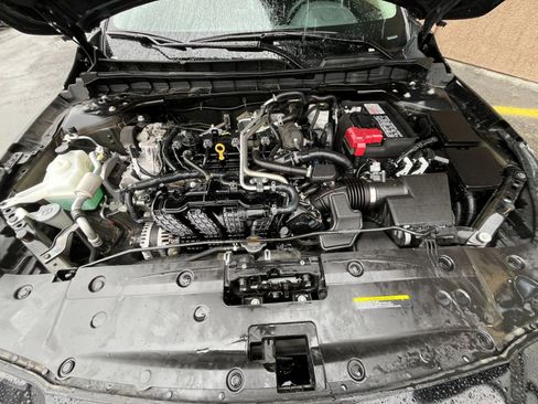 Used 2025 Nissan Altima 2.5 SV image 34