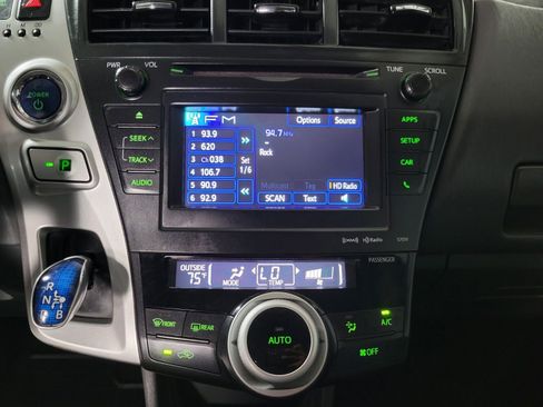 Used 2014 Toyota Prius V Three image 16