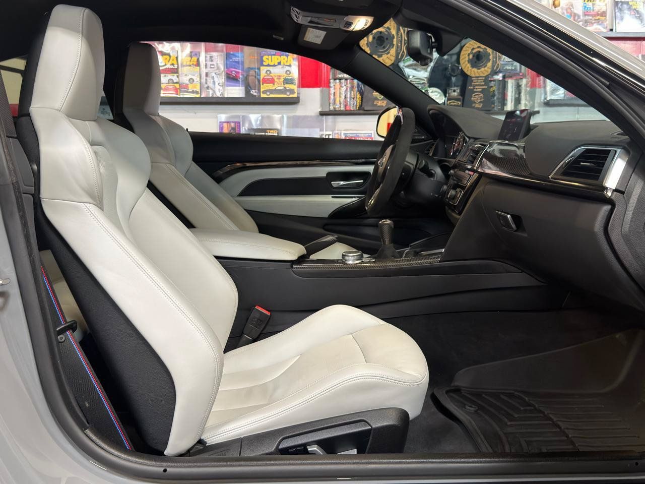 Used 2018 BMW M4 Coupe RWD image 16