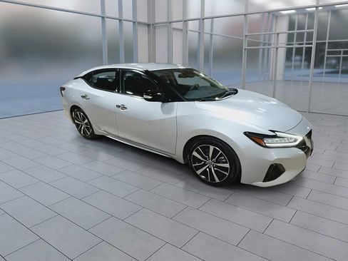 Used 2023 Nissan Maxima SV FWD image 2