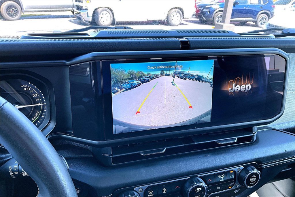 Used 2024 Jeep Wrangler Unlimited Sahara AWD/4WD image 17