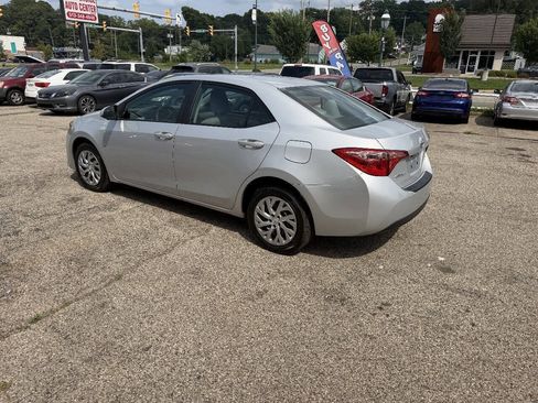 Used 2019 Toyota Corolla LE FWD image 2