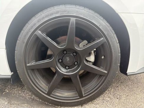Used 2022 Ford Mustang Premium RWD image 5