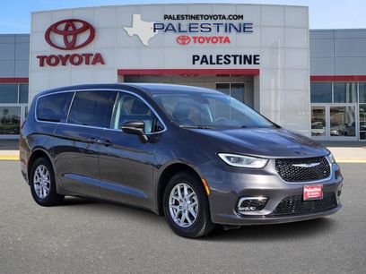 Used 2023 Chrysler Pacifica Touring-L