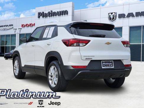 Used 2024 Chevrolet TrailBlazer LS w/ LS Confidence Package FWD image 4