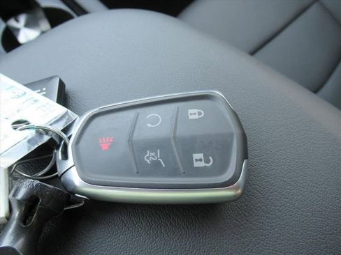 Certified 2025 Cadillac XT6 Sport w/ LPO, Red Accent Package image 33