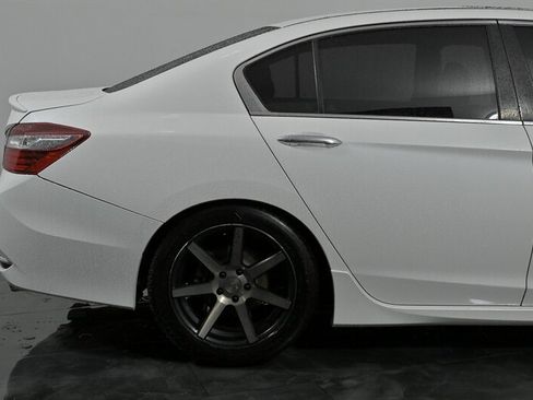 Used 2017 Honda Accord Sport Special Edition image 11