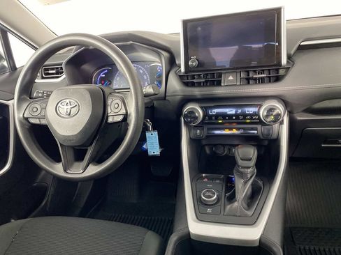 Used 2024 Toyota RAV4 LE AWD/4WD image 13