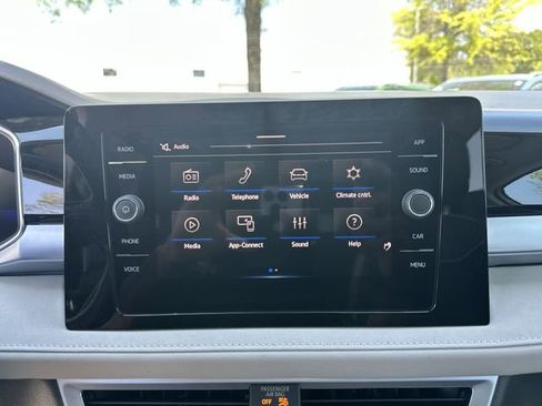 New 2026 Volkswagen Taos SE image 23