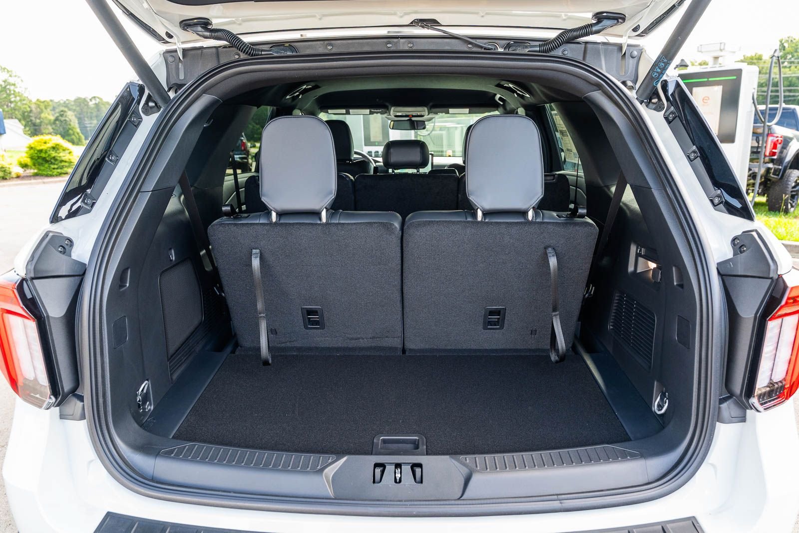 New 2026 Ford Explorer ST-Line w/ Premium Package RWD image 11