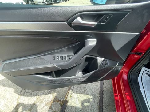 Used 2023 Volkswagen Jetta SE FWD image 11