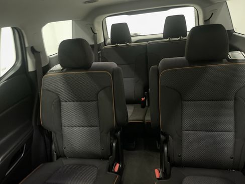 Used 2023 GMC Acadia AT4 image 11