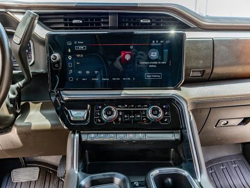 Used 2024 GMC Sierra 3500 Denali w/ Technology Package AWD/4WD image 21