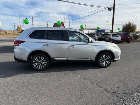 Used 2020 Mitsubishi Outlander SEL image 4