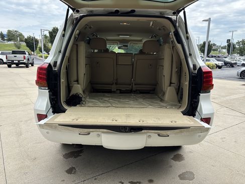 Used 2008 Lexus LX 570 4WD image 30