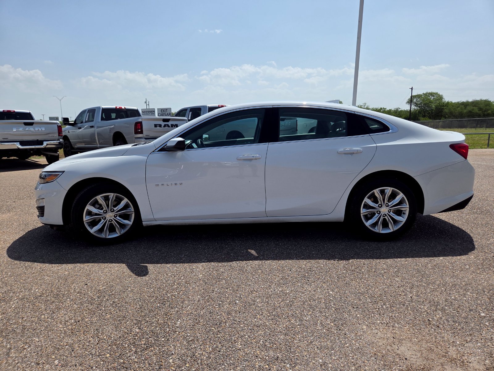 Used 2024 Chevrolet Malibu LT FWD image 4