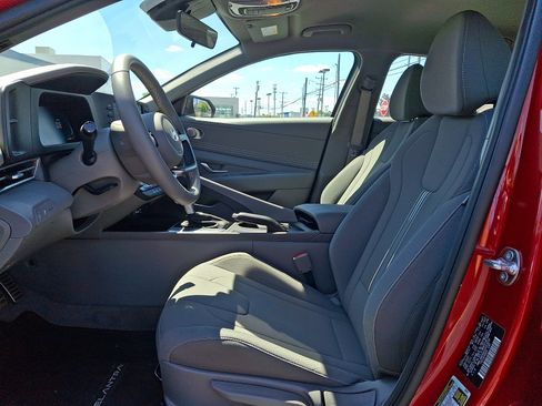 Certified 2025 Hyundai Elantra Sport FWD image 13