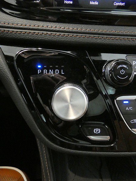 Used 2025 Chrysler Pacifica Pinnacle FWD image 20