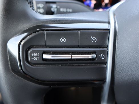 Used 2024 Chevrolet Colorado ZR2 AWD/4WD image 23