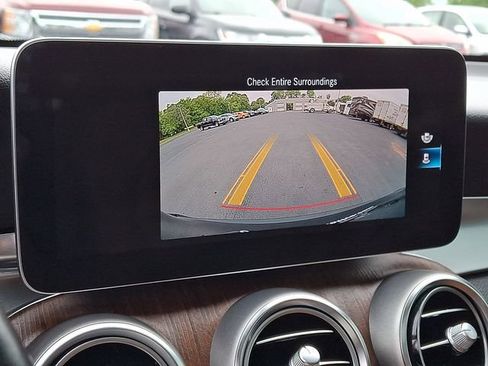 Used 2020 Mercedes-Benz GLC 300 4MATIC image 4