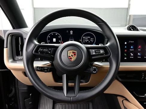 Certified 2024 Porsche Cayenne image 8