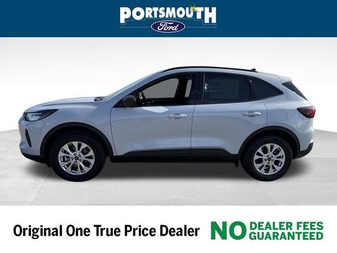 Used 2025 Ford Escape Active w/ Active Premium Tech Pack image 2