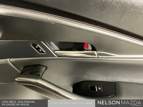 Certified 2025 MAZDA CX-30 AWD 2.5 S w/ Preferred Package image 17