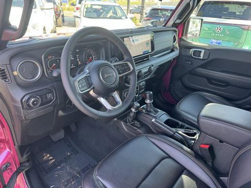 Used 2024 Jeep Wrangler Sahara w/ Safety Group image 17