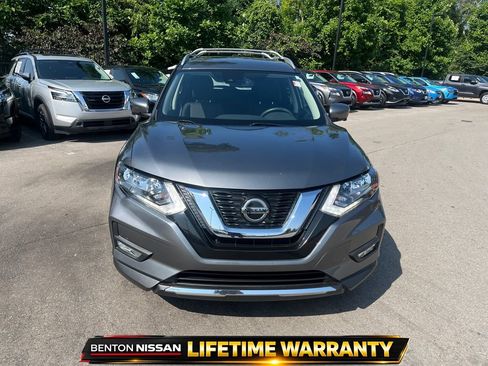 Used 2019 Nissan Rogue SV w/ Premium Package FWD image 10