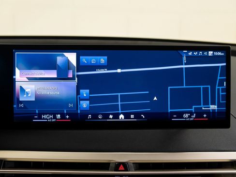 Used 2024 BMW iX xDrive50 w/ Convenience Package image 23