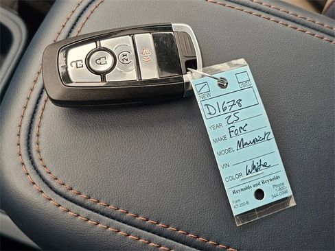 New 2025 Ford Maverick Lariat w/ 4K Tow Package image 31