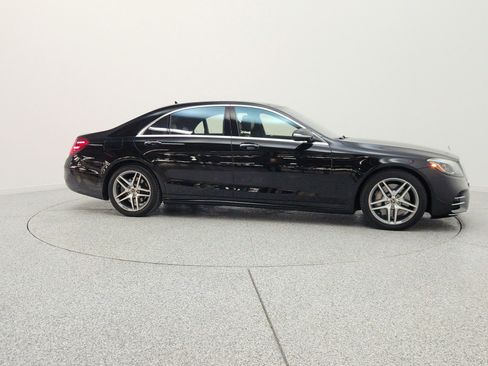 Used 2018 Mercedes-Benz S 560 Sedan image 4