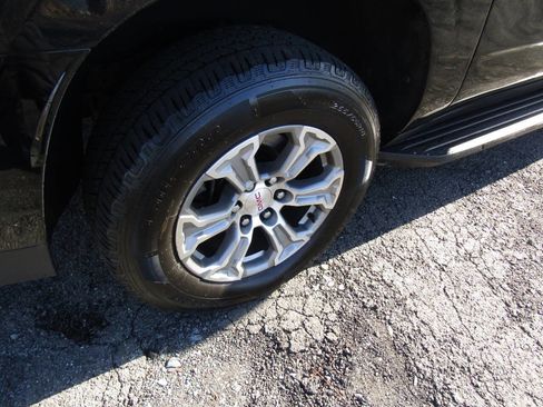 Used 2022 GMC Yukon XL SLE image 40