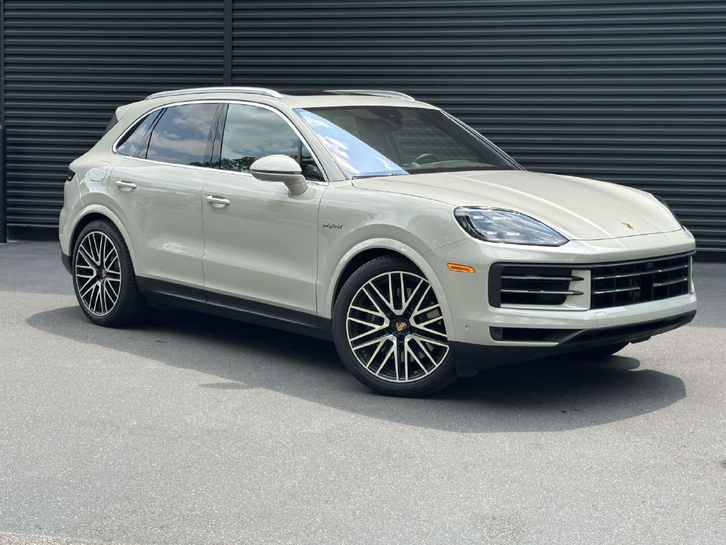 Certified 2025 Porsche Cayenne E-Hybrid AWD/4WD image 7