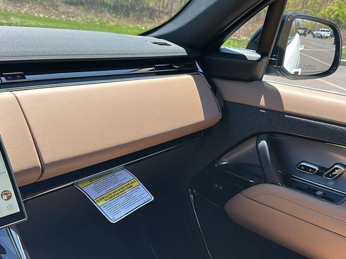 New 2026 Land Rover Range Rover Sport SE AWD/4WD image 18