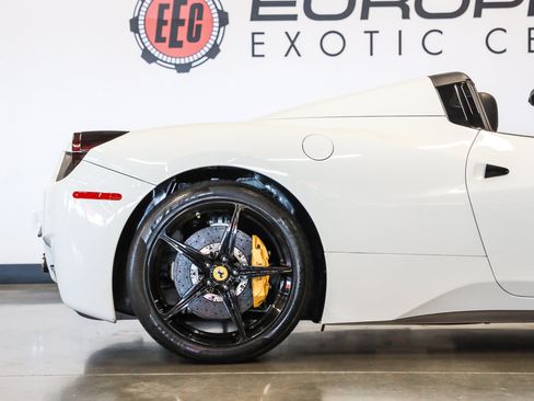 Used 2013 Ferrari 458 Spider RWD image 14