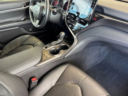 Used 2022 Toyota Camry XSE image 14